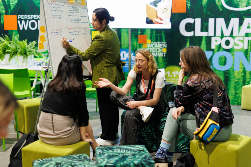 Magda Kufrej facilitating a session in the Climate Zone at the Perspektywy Women in Tech summit
